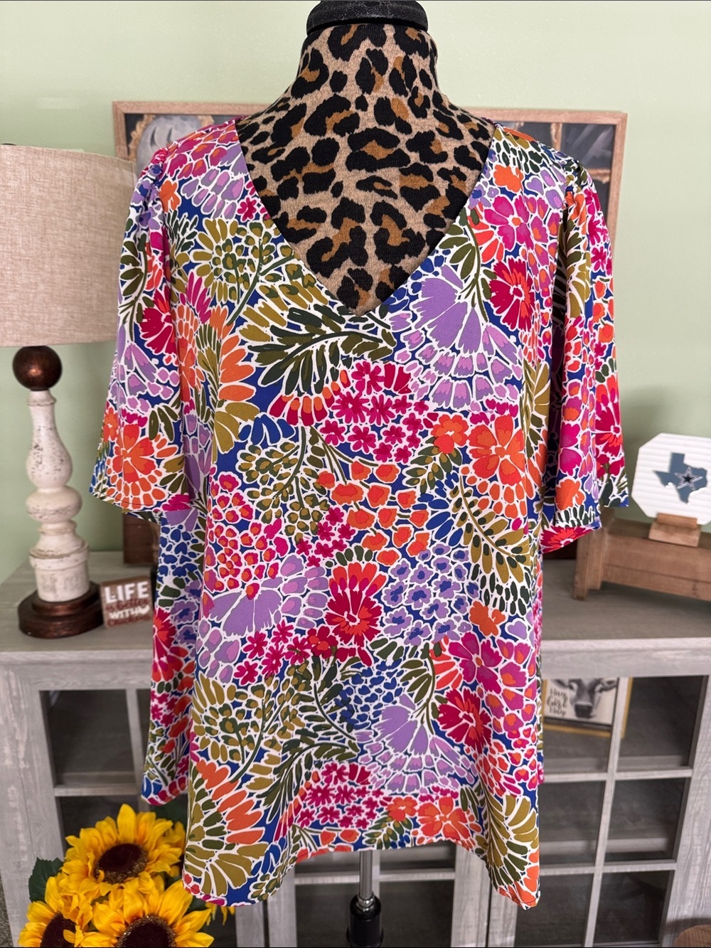 NWT Emily Wonder Bright Floral V-Neck Blouse in Pink, Purple,Orange&Olive